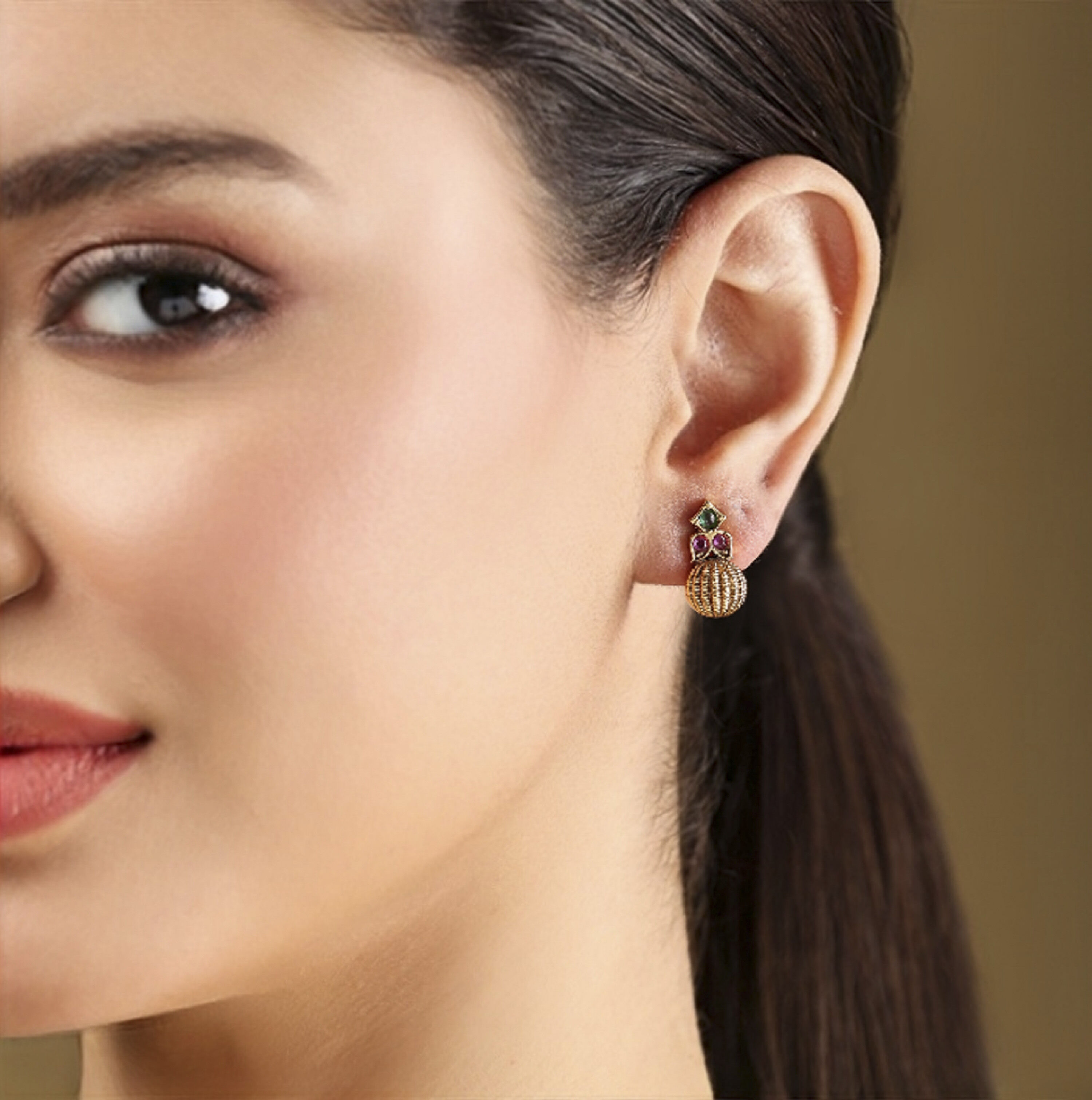 Multicolor Brass Studs image number 1