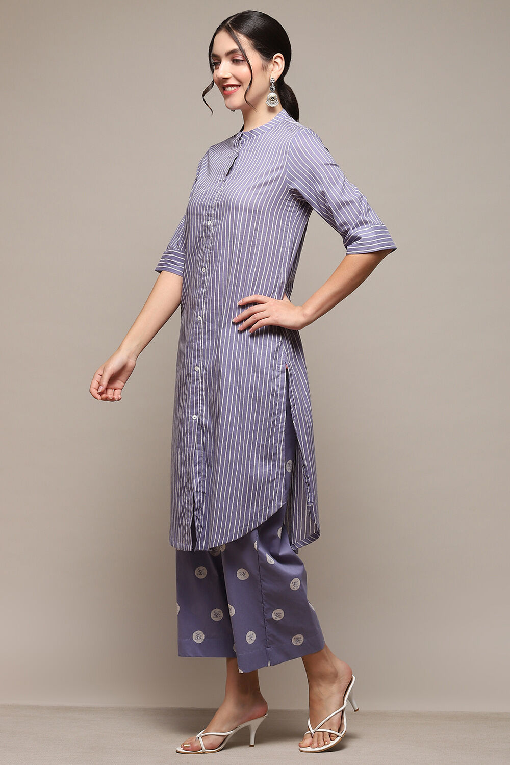 Grey Cambric Narrow Kurta Pant Suit Set image number 4