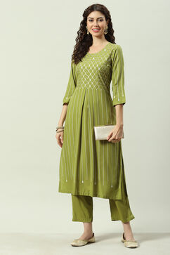 Green Printed Rayon Straight Kurta Regular Pant Suit Set image number 0