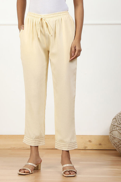 Rust Solid Mid-Rise Straight Palazzo Pants image number 4