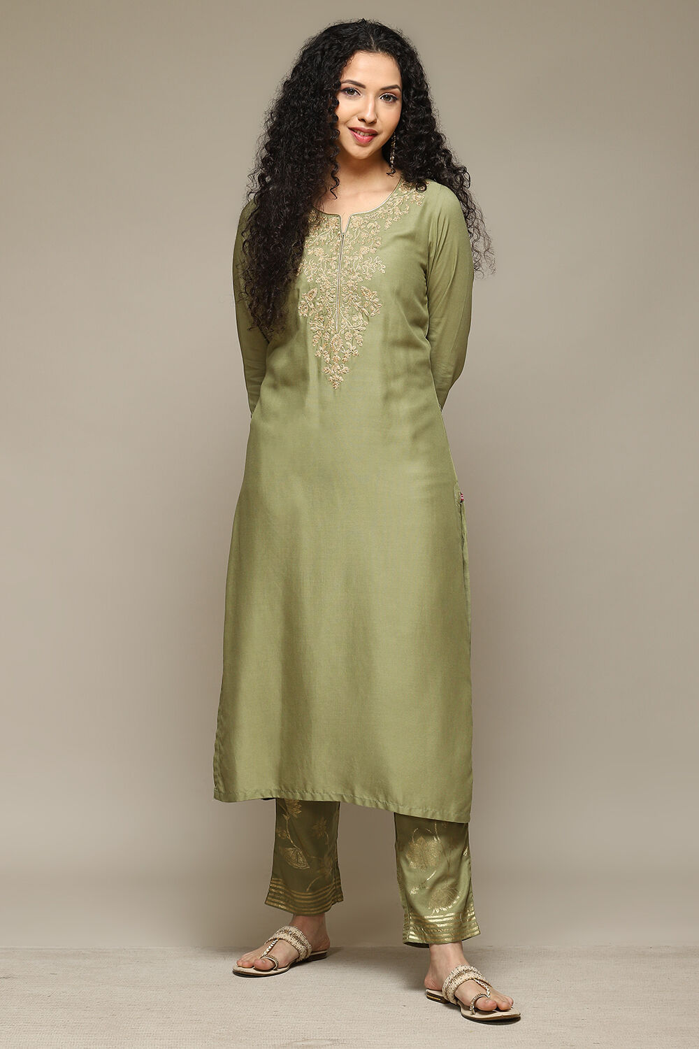 Sap Green Embroidered Straight Kurta Set image number 3
