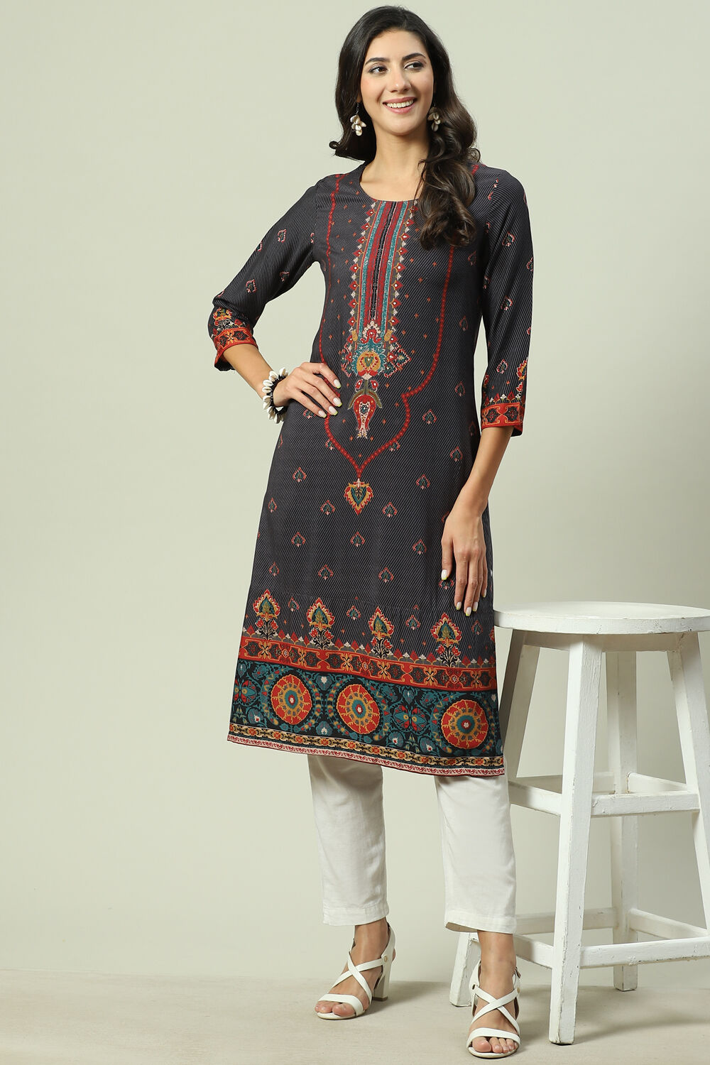 Black LIVA Straight Printed Kurta image number 5