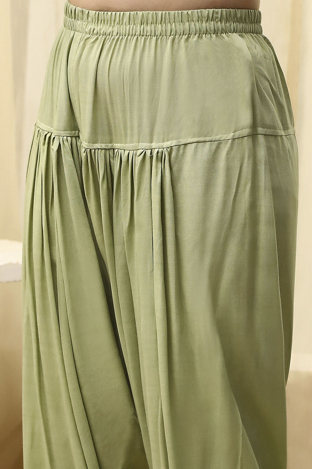 Green Linen Hand Painted Unstitched Suit Set image number 3