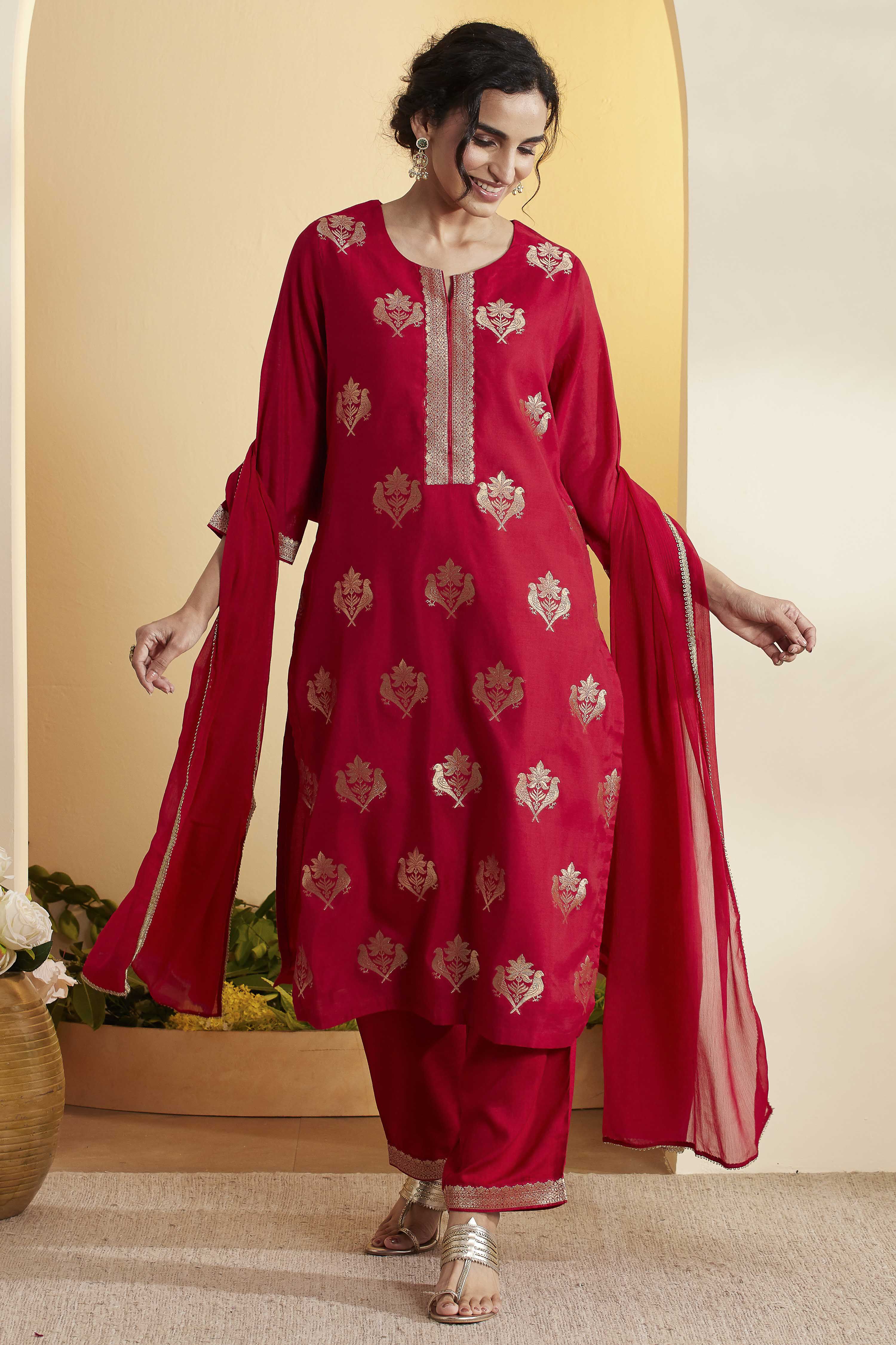 Red Nylon Straight Suit Set image number 6