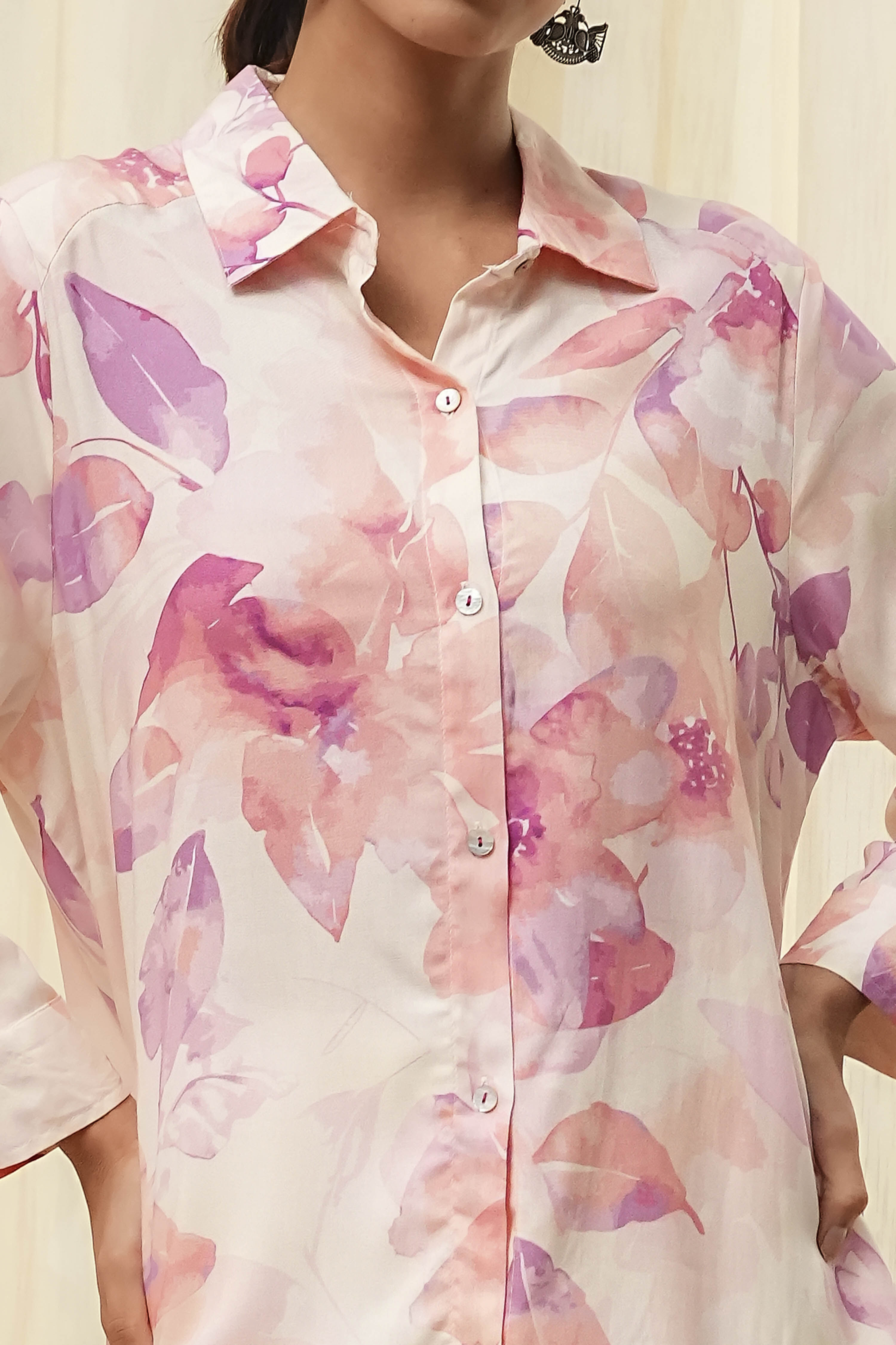 Off-White and Pink Straight Shirt image number 1