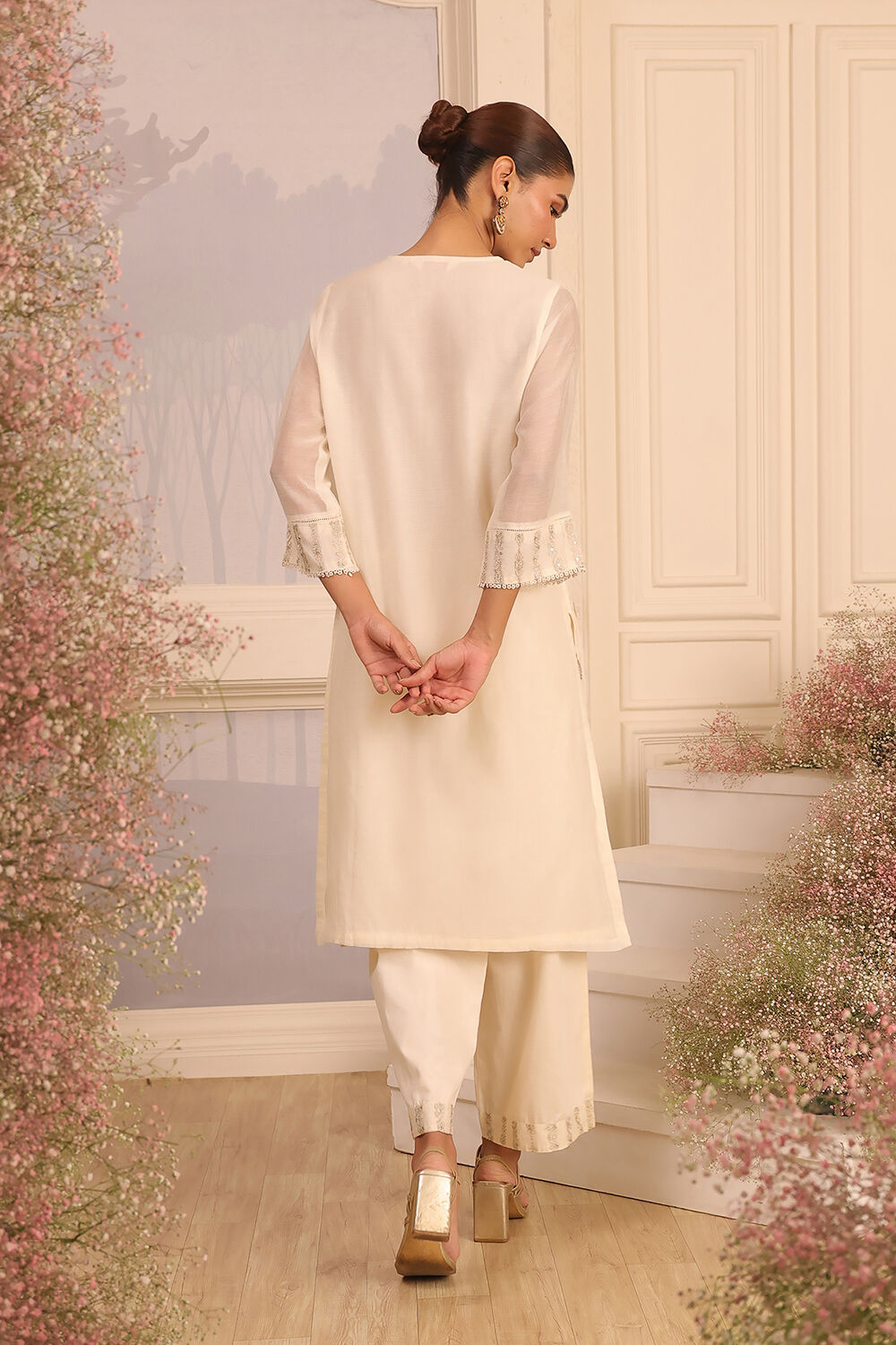 Off-White Chanderi Embroidered Straight Suit Set image number 4
