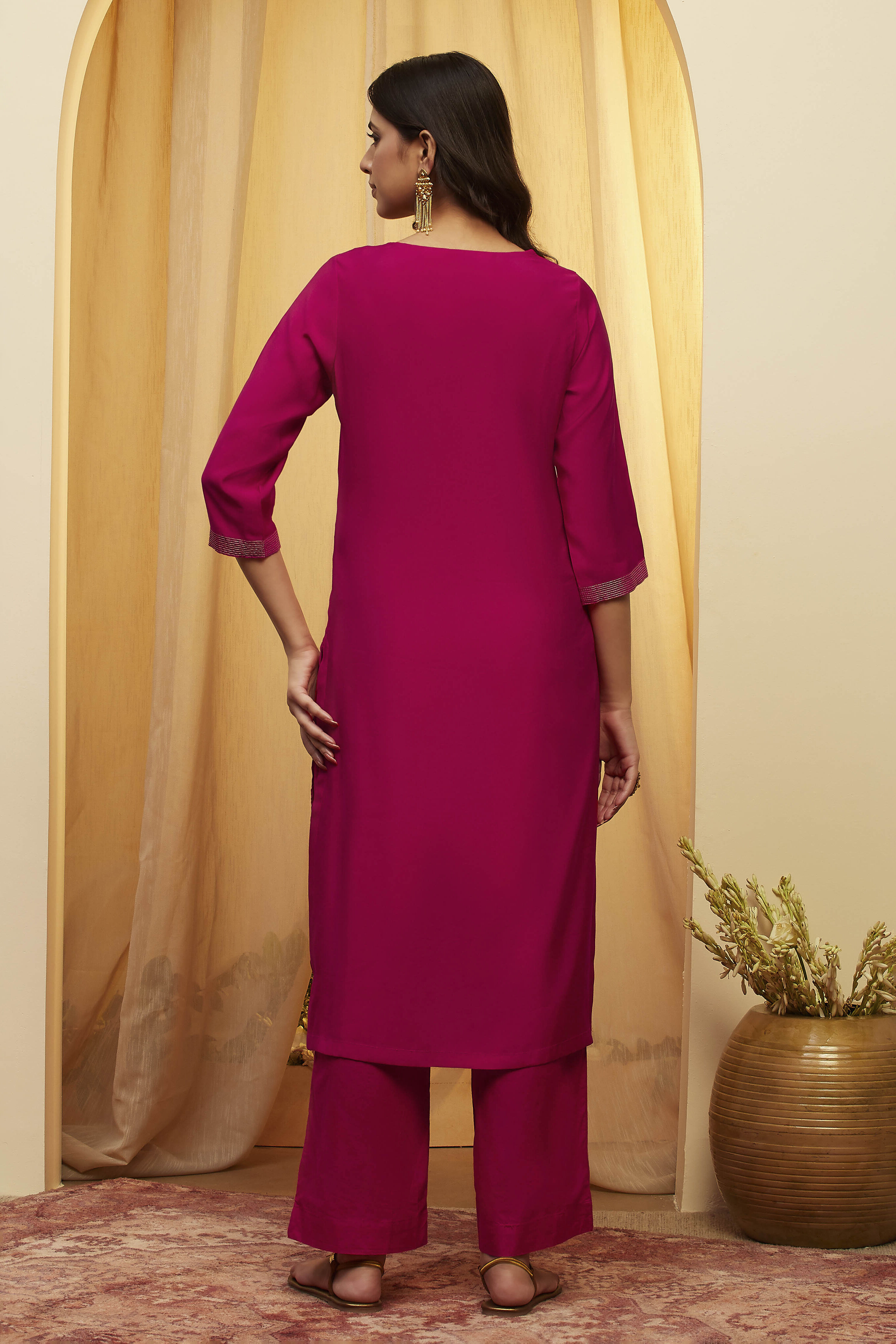 Pink Embellished Yoke Straight Kurta image number 4