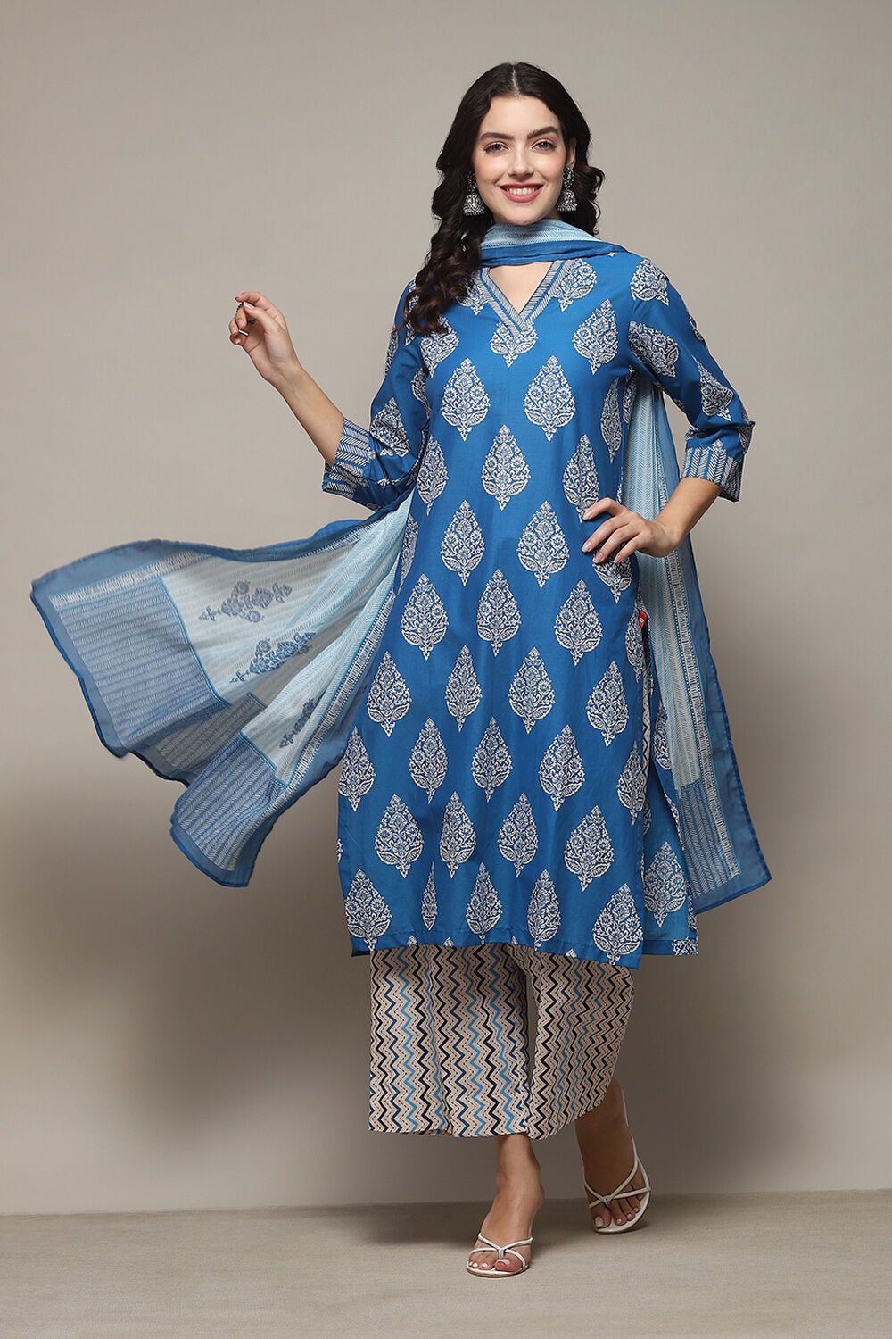 Royal Blue Cotton Straight Printed Kurta Straight Palazzo Suit Set image number 7