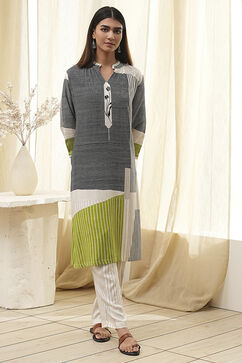 Black and Off-White Straight Printed Kurta Set image number 6
