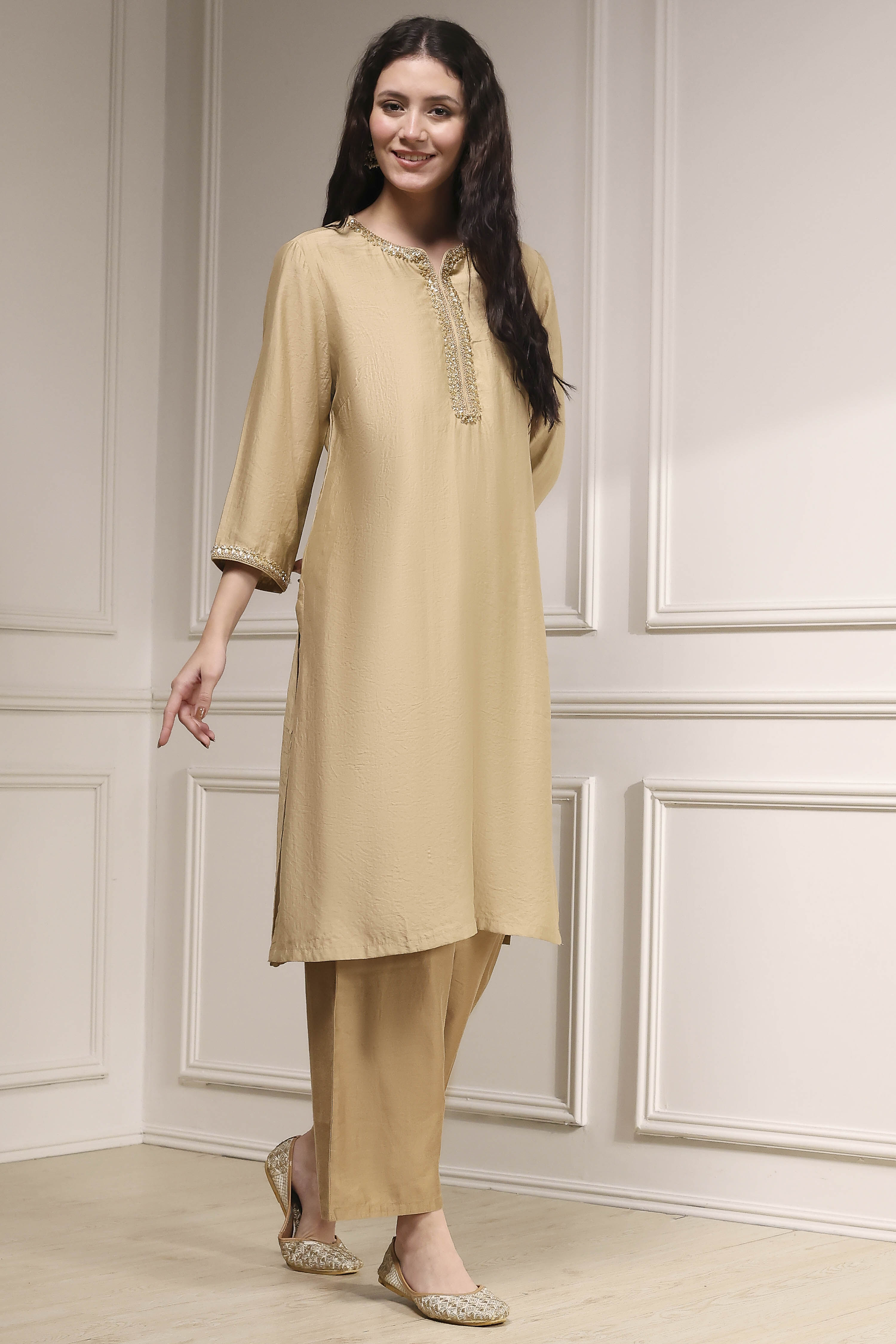 Beige Solid Straight Kurta image number 4