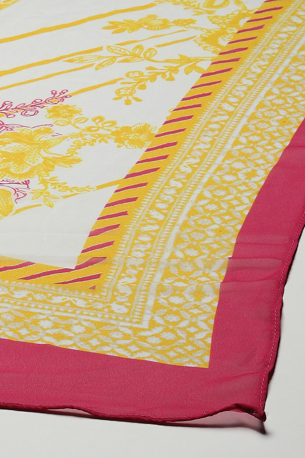 Yellow Viscose Straight Suit set image number 3