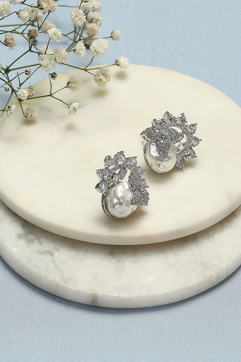 White Pearl Brass earrings image number 0