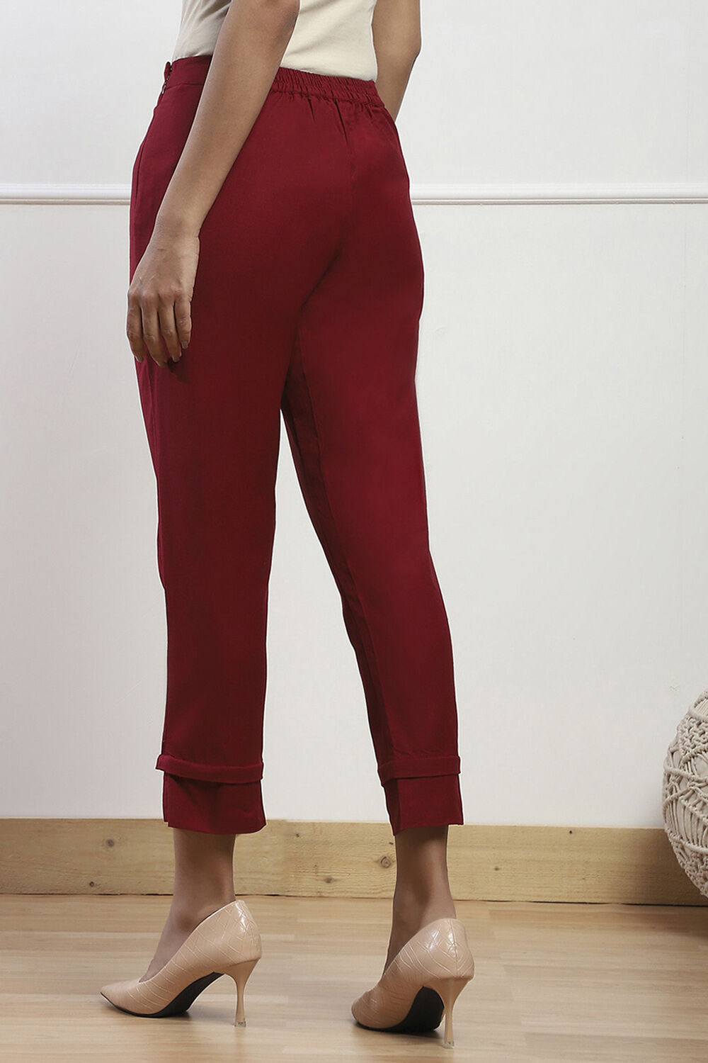 Towny Port Cotton Blend Narrow Pants image number 5