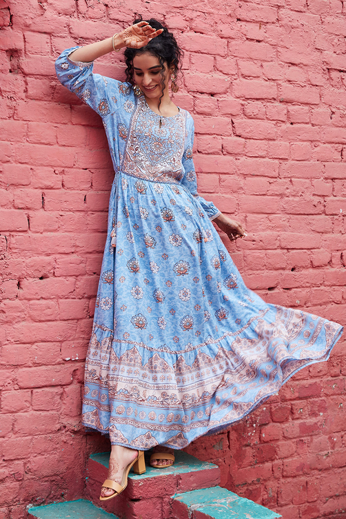 viscose dress self-portrait - Yellow Knit Ruffle Midi The Aria dress is a floor length halter silhouette with a clean neckline that frames the shoulders Riyu Women's Multicolor Printed Viscose