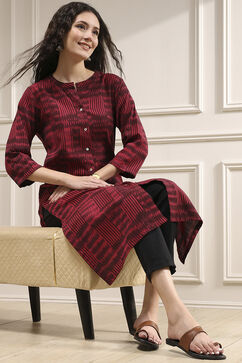 Maroon Cotton Ikat Straight Kurta image number 0
