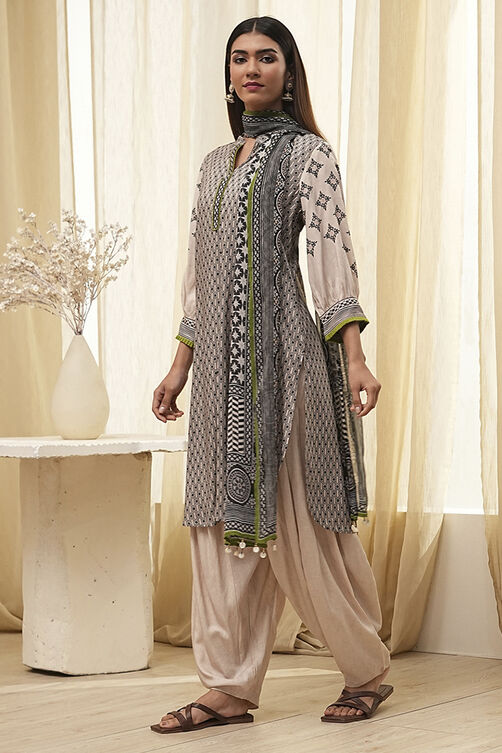 Black and Beige Printed Straight Suit Set image number 3