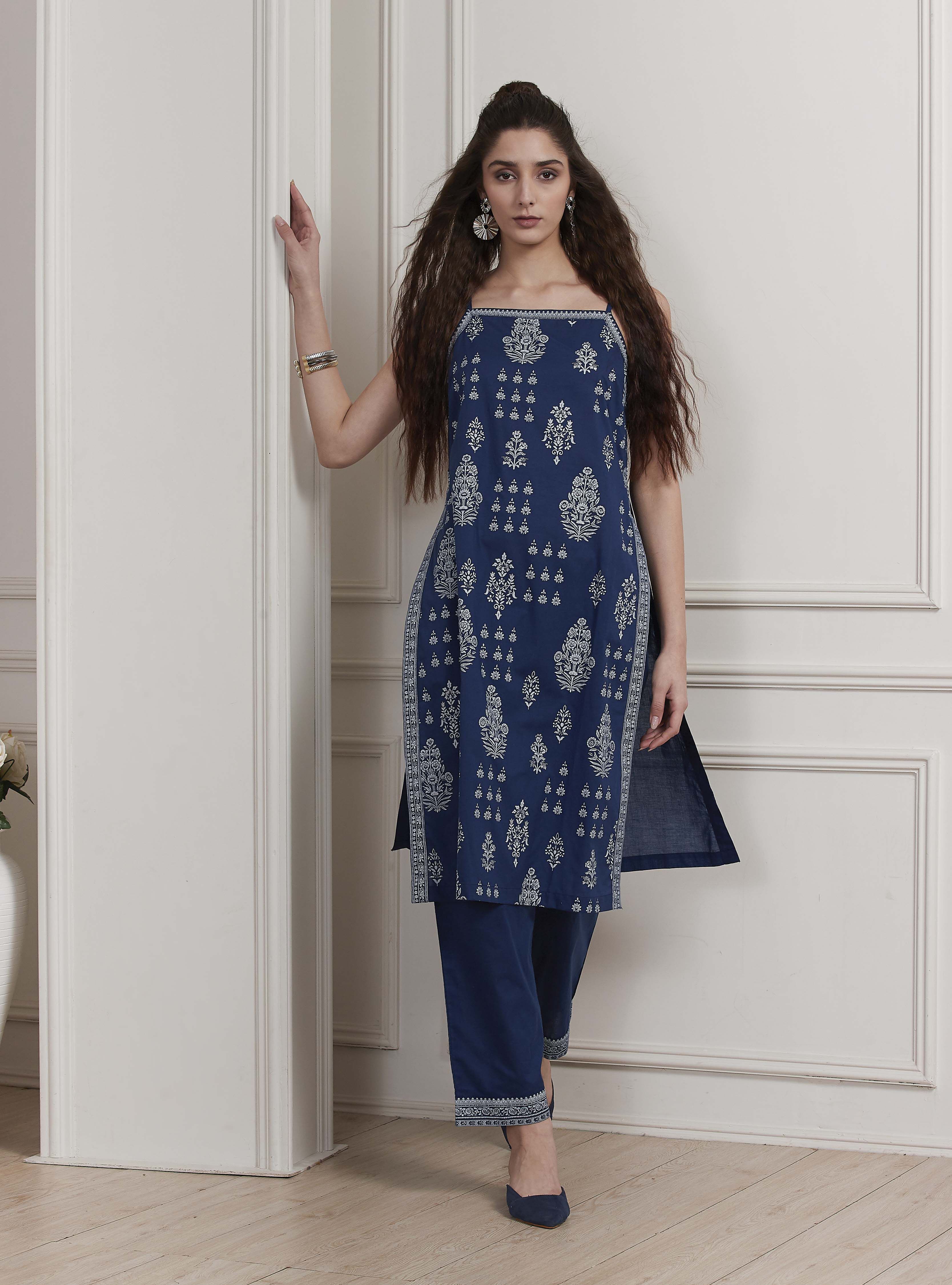 Green Cotton Ethnic Motif Printed Straight Suit Set image number 6