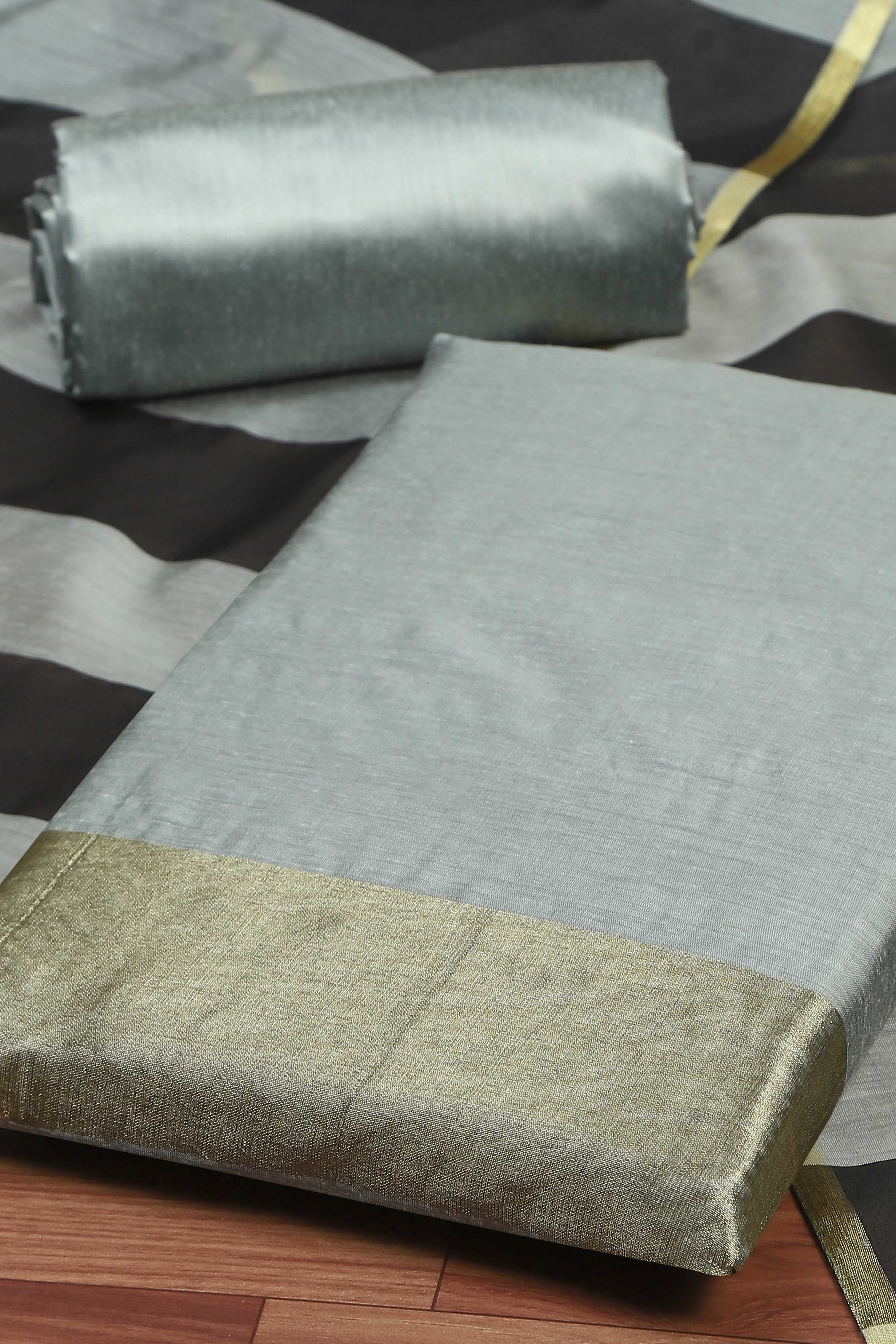 Grey Cotton Unstitched Suit Set image number 1
