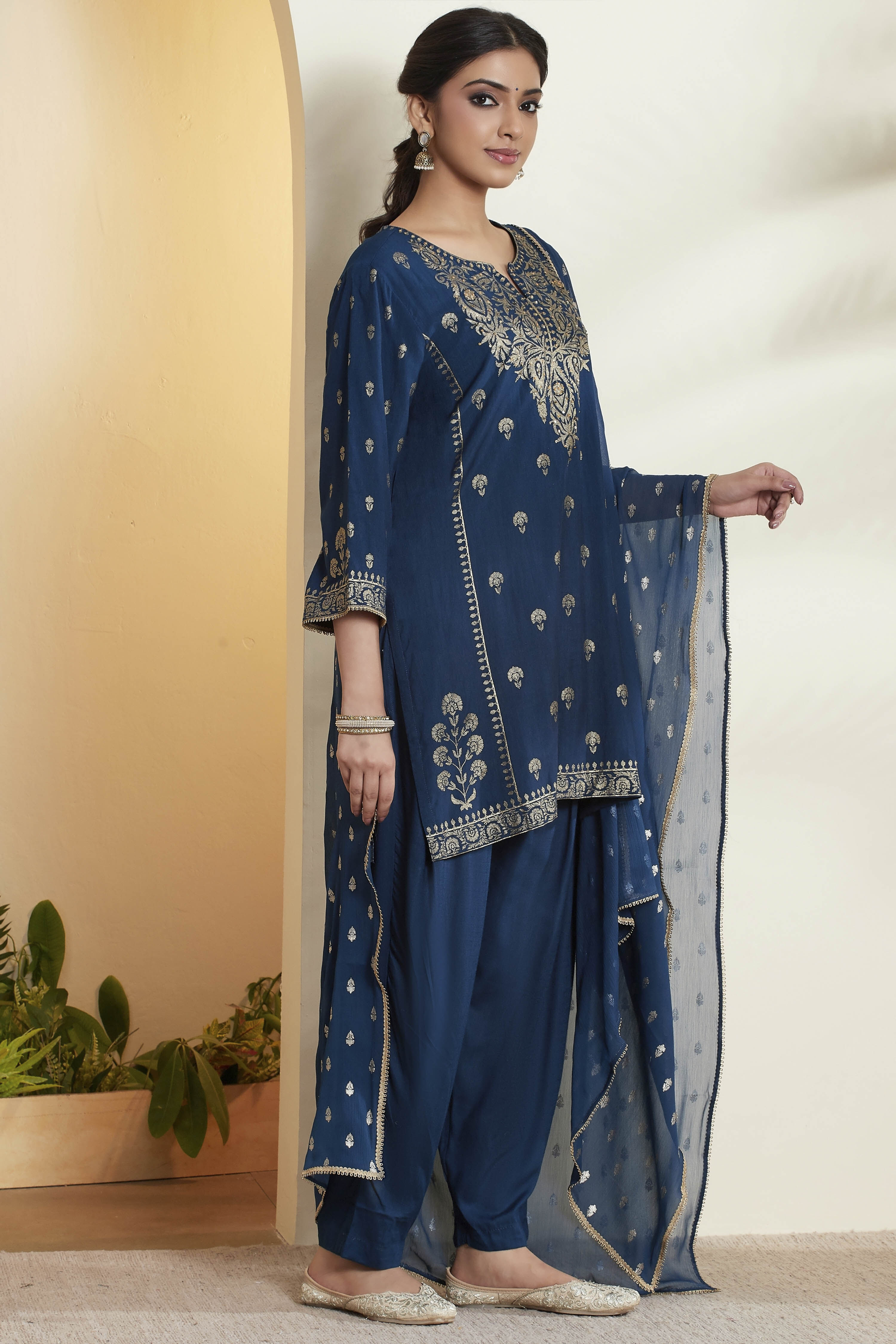 Blue Viscose Blend Straight Suit Set image number 5