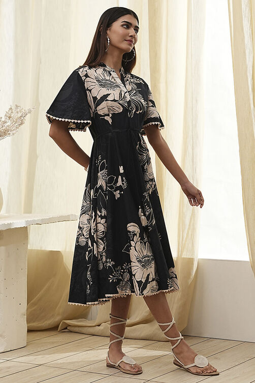 Black Cotton Floral Flared Dress image number 4