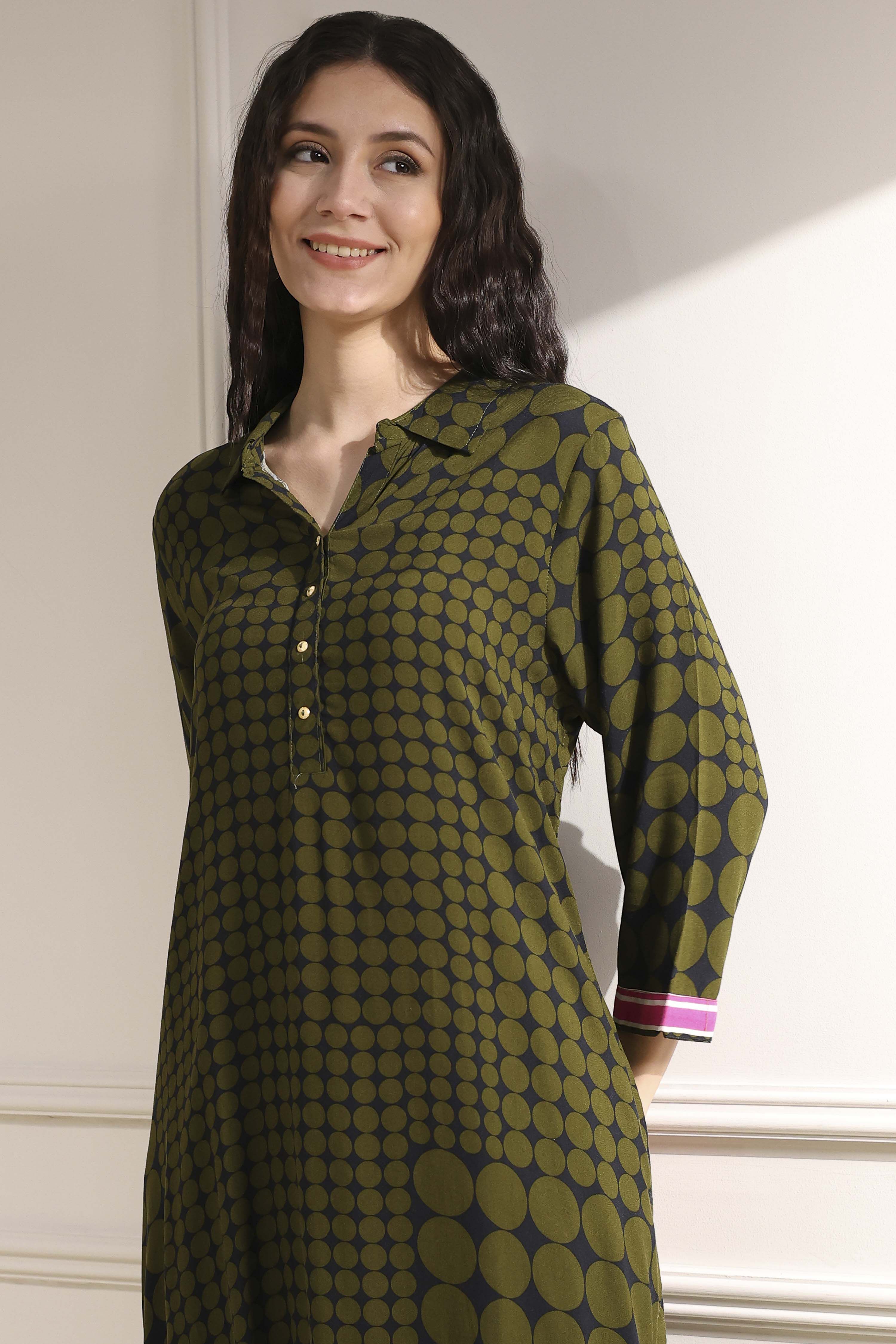 Olive Green Printed Straight Kurta image number 1