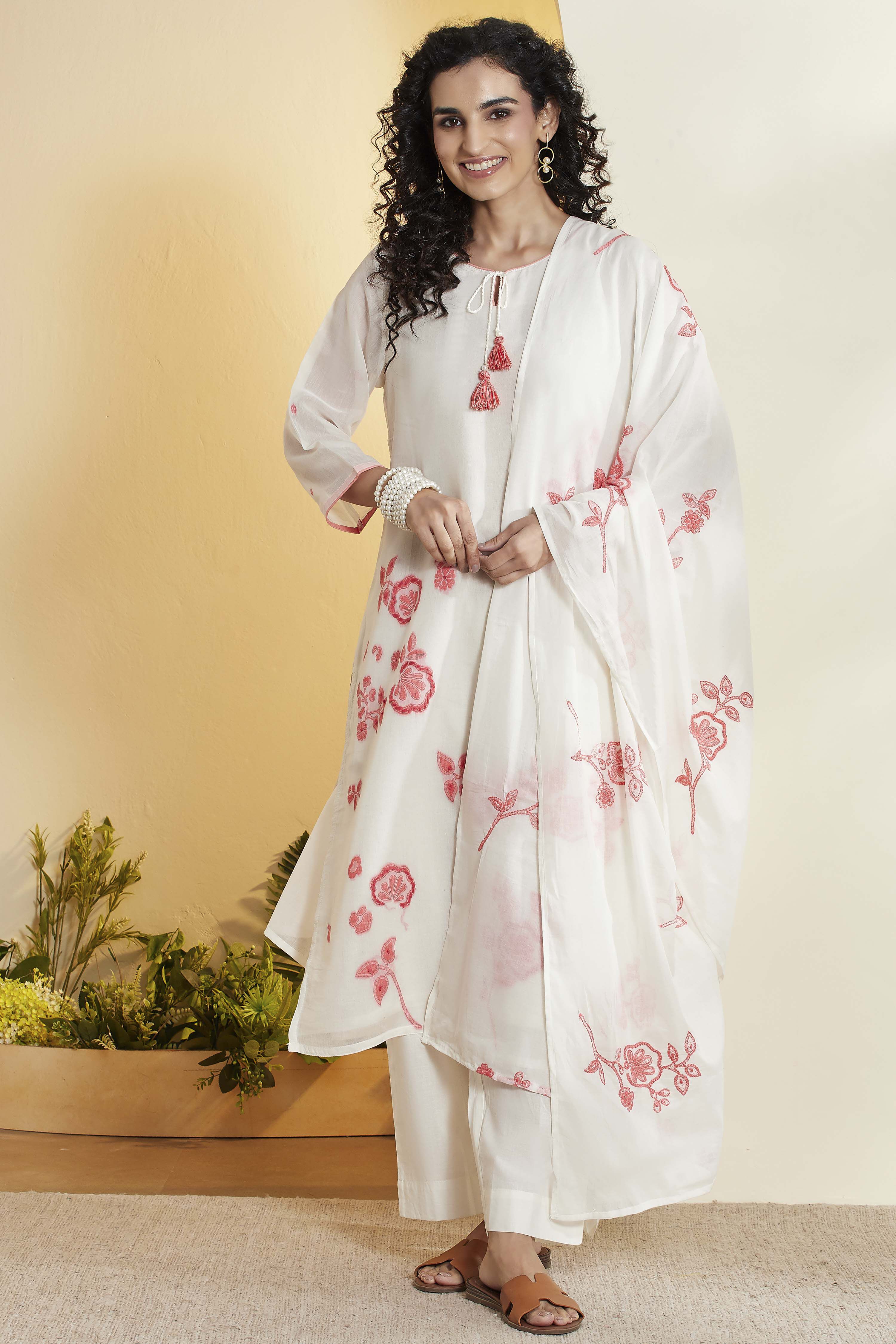 White & Red Viscose Rayon Floral Embroidered Kurta Set image number 7