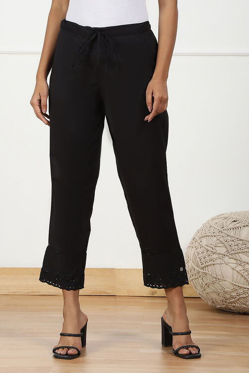 White Cotton Solid Pant image number 4