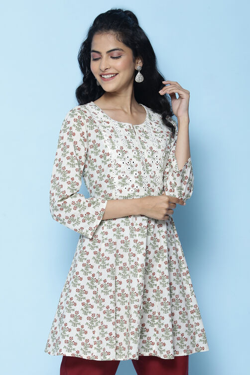 Off White Cotton Printed Short Kurti image number 2