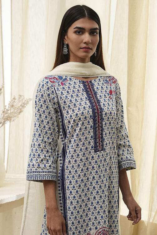 Off-White Cotton Printed Straight Suit Set image number 7