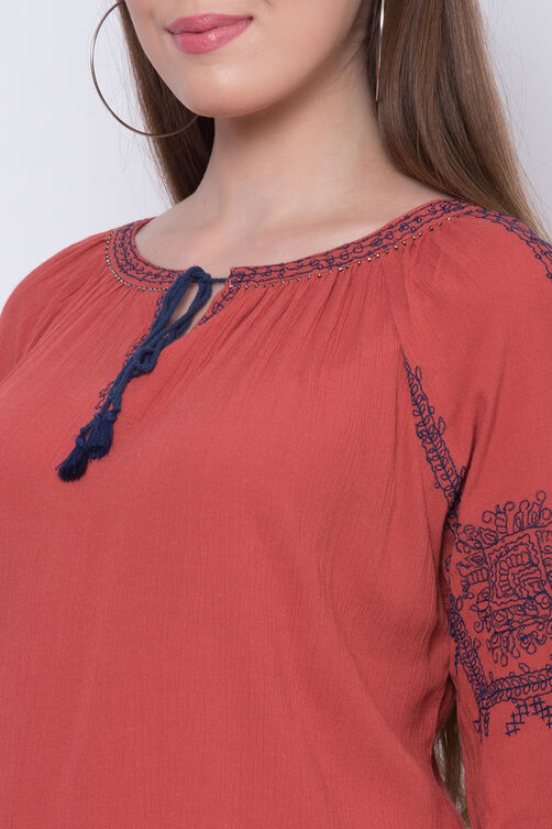 Maroon Viscose Solid Kurta Palazzo Set image number 1