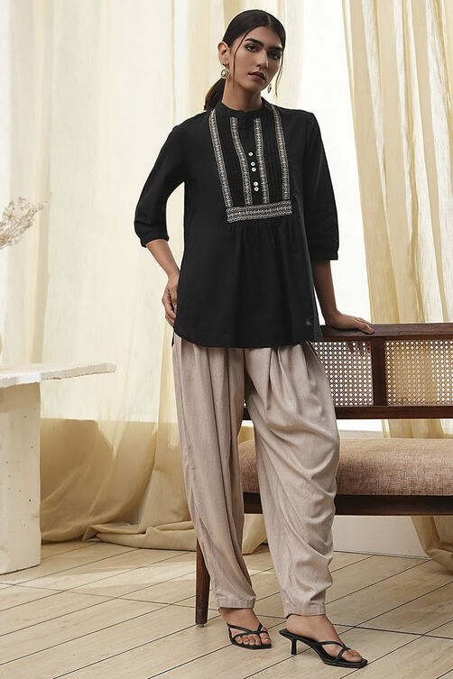 Beige Solid Straight Palazzos image number 0