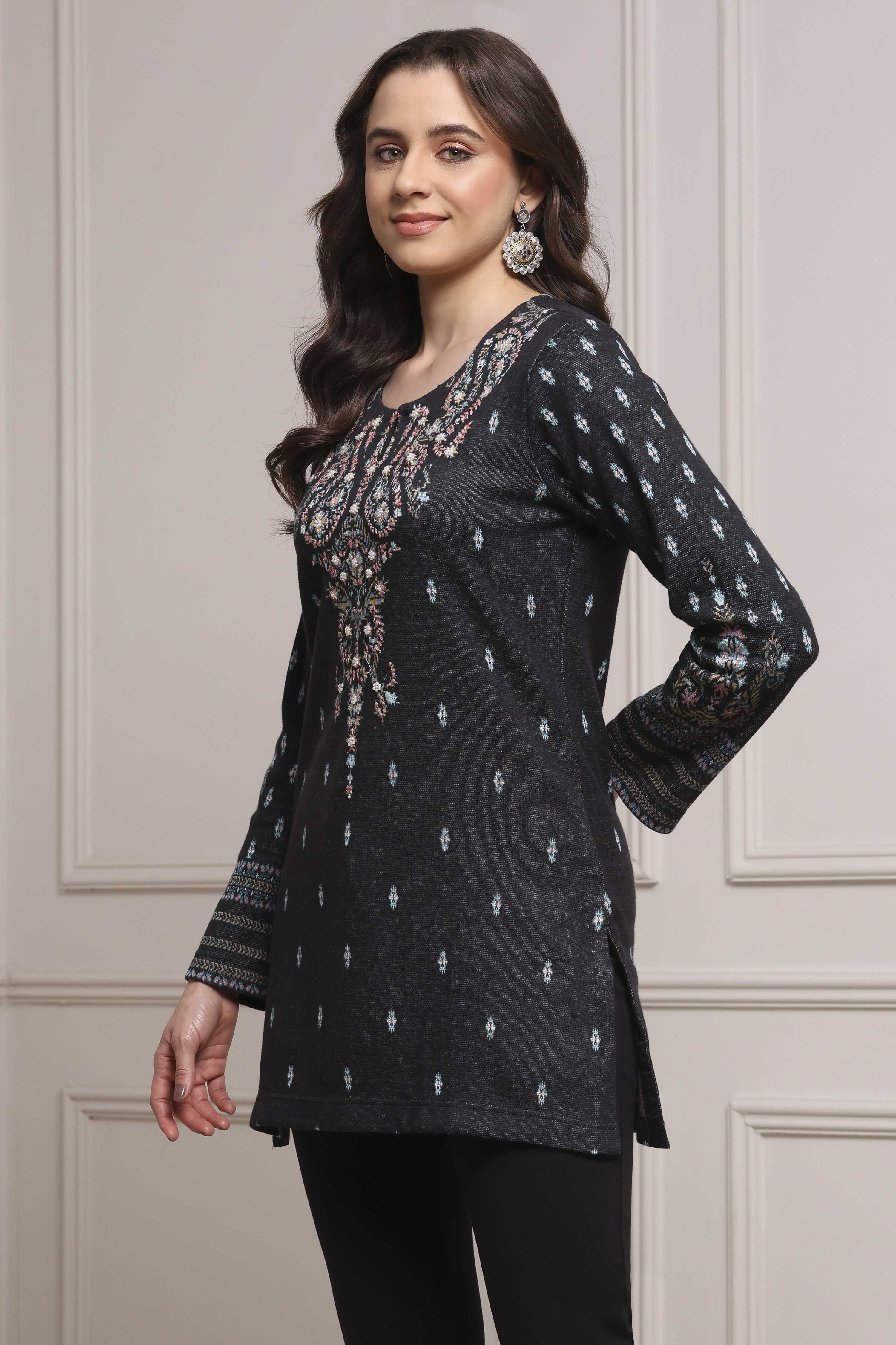 Black Cotton Blend Yarndyed Straight Kurta image number 2