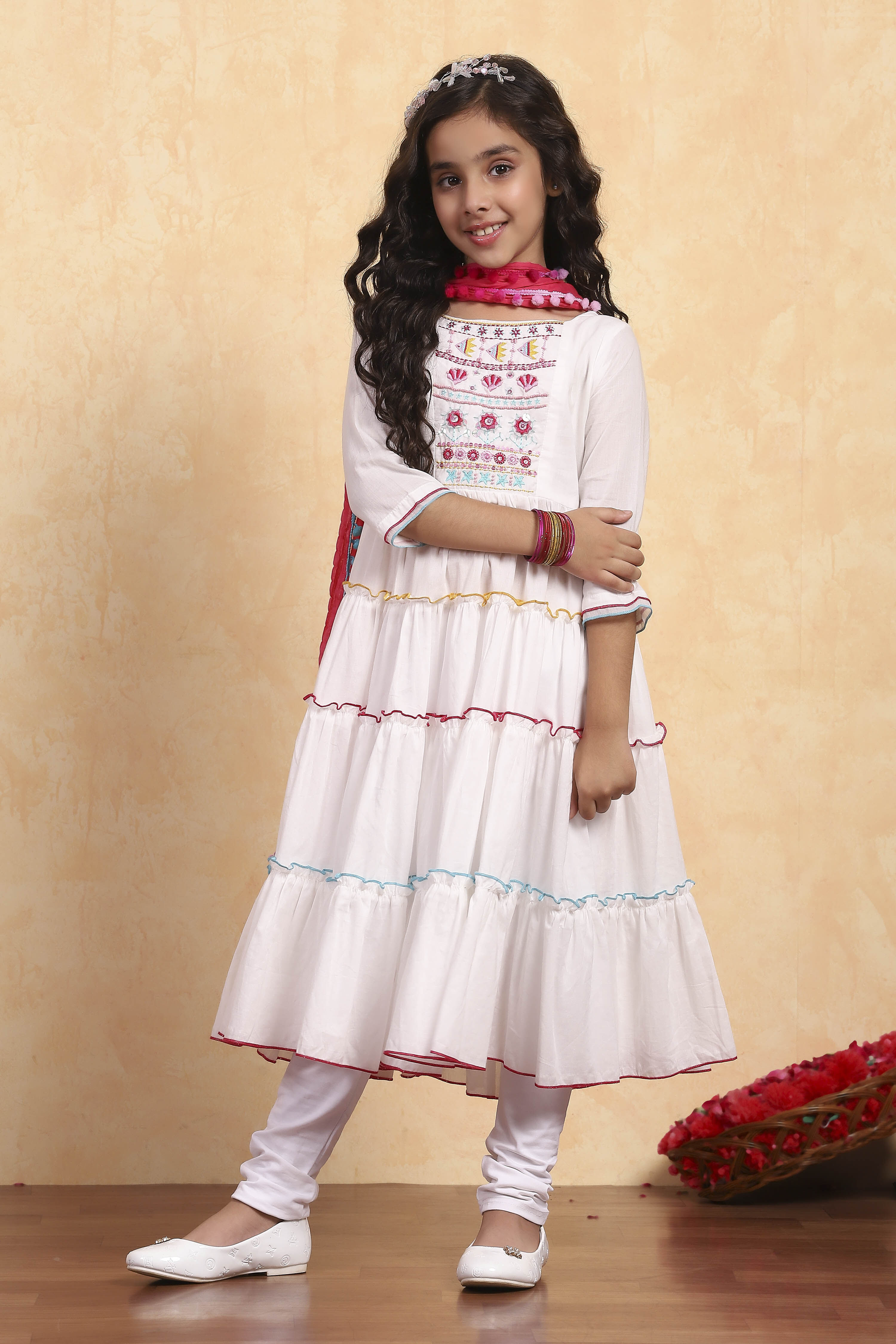 White Cotton Tiered Solid Suit Set image number 6