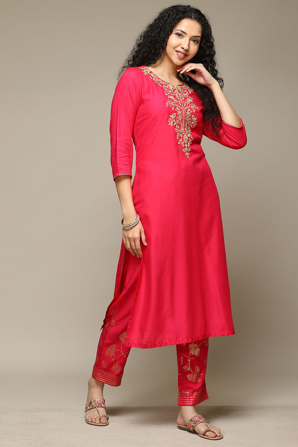 Sap Green Embroidered Straight Kurta Set image number 5