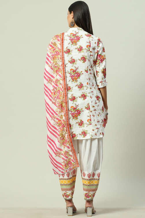 Yellow Cotton Straight Kurta Salwar Suit Set image number 4