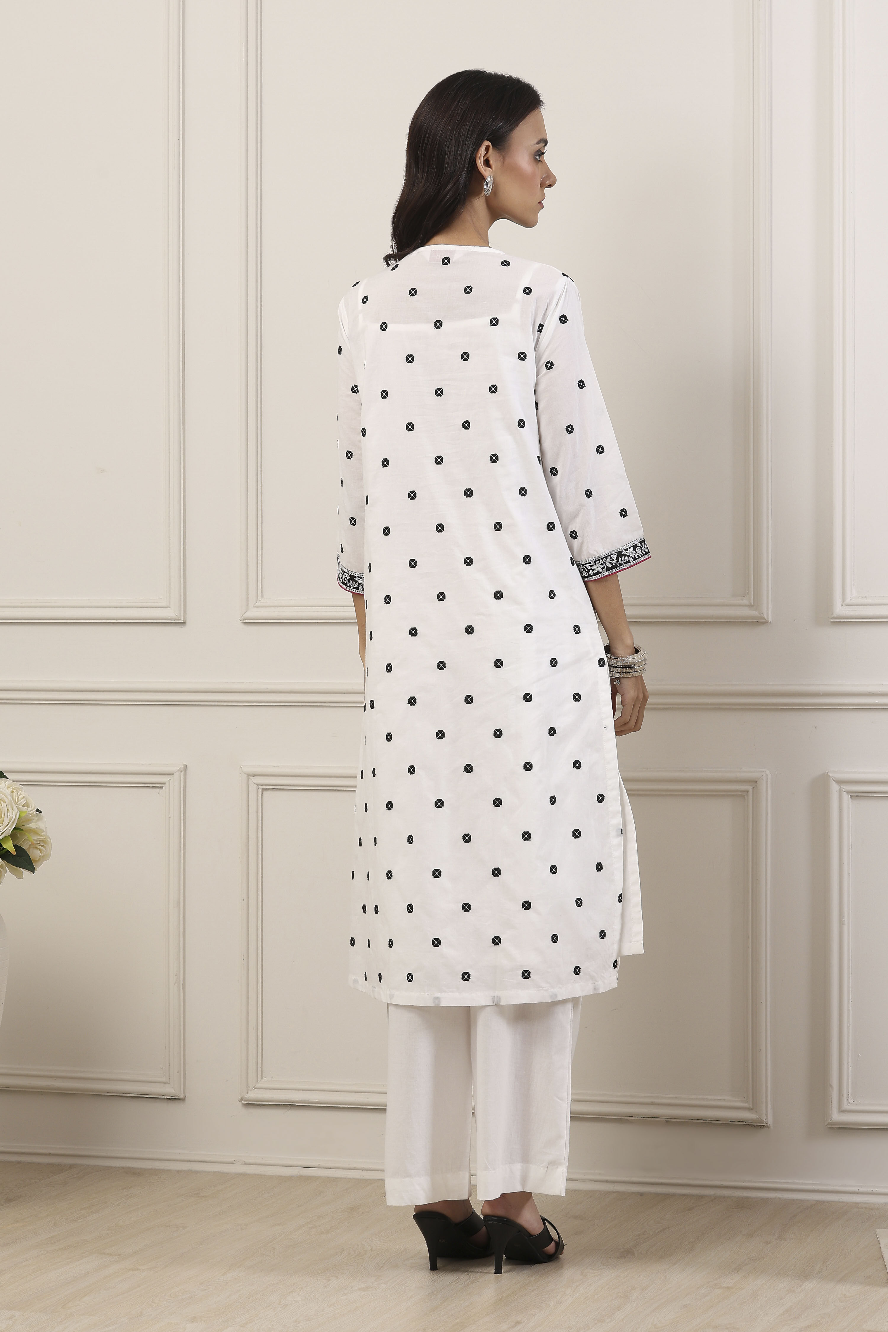 Black Cotton Straight Suit Set image number 3