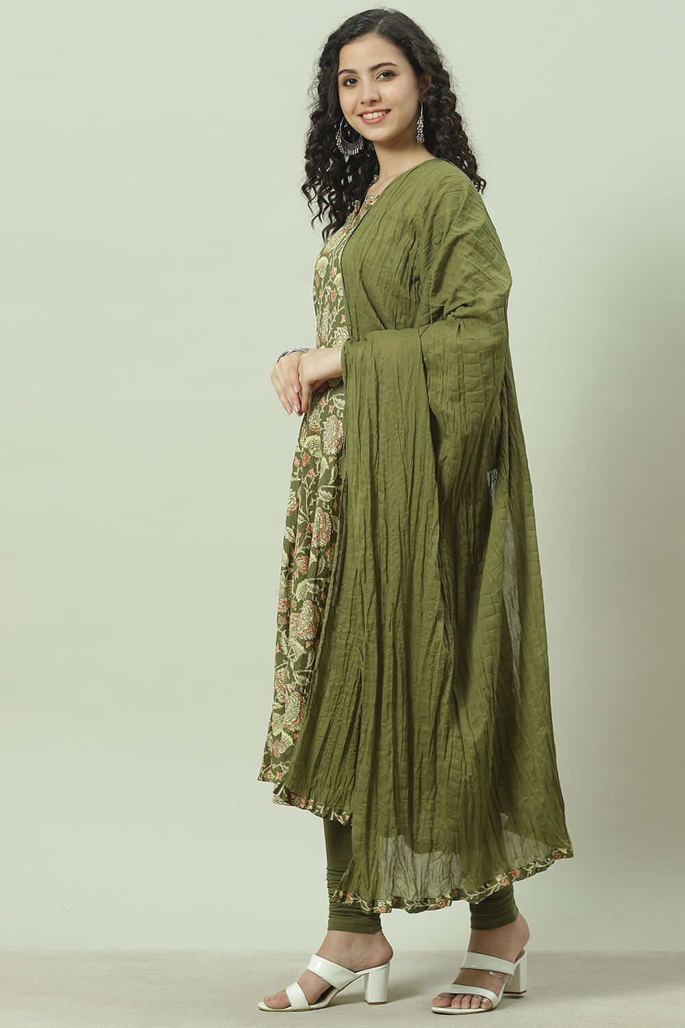 Green Cotton Kalidar Kurta Churidar Suit Set image number 5
