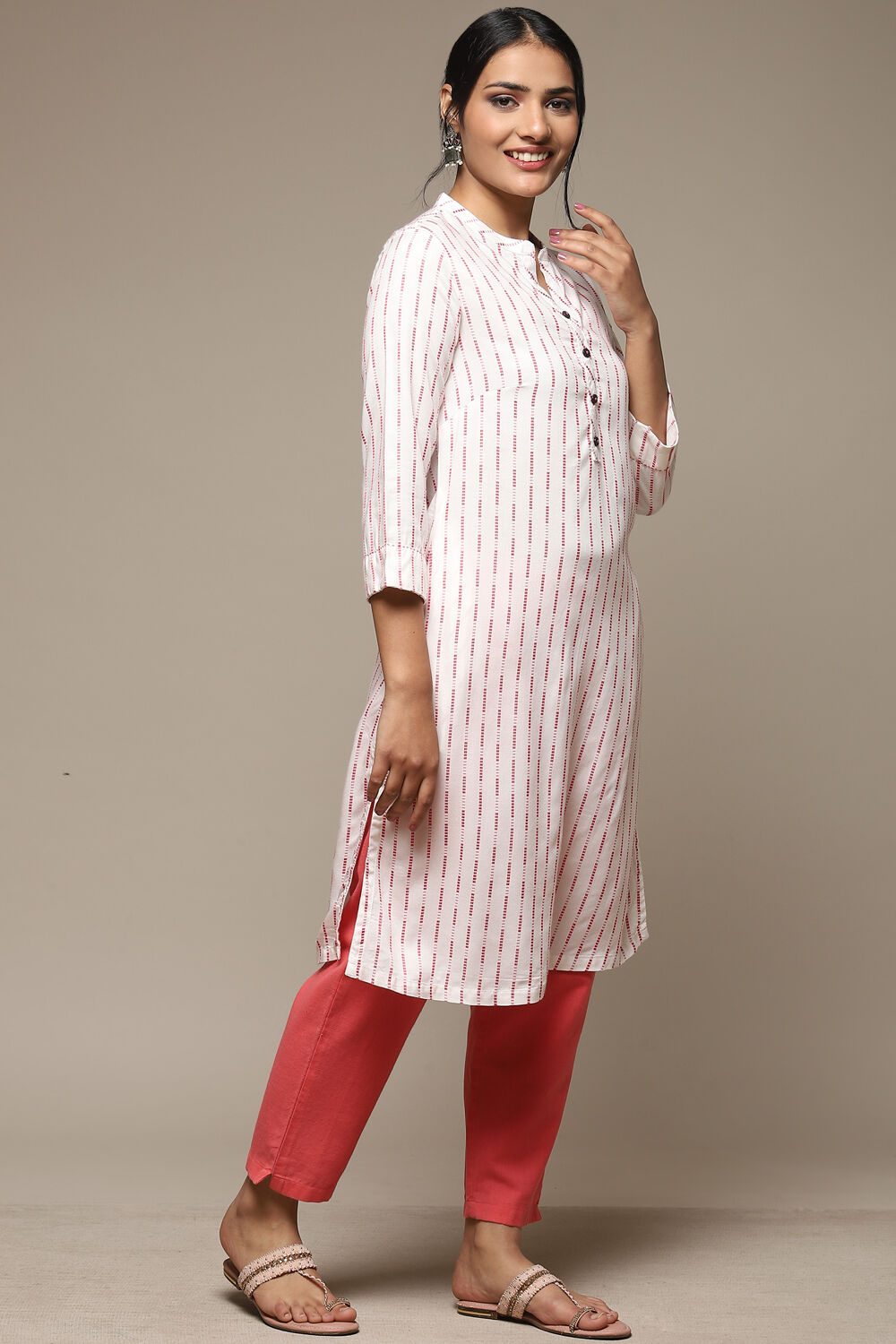 Off White Pink LIVA Straight Yarndyed Kurta image number 3