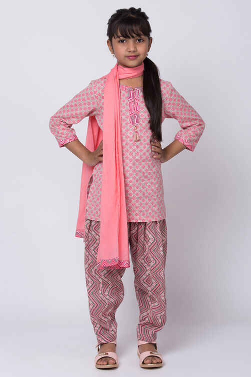 Peach Cotton Straight Kurta Salwar Suit Set image number 0