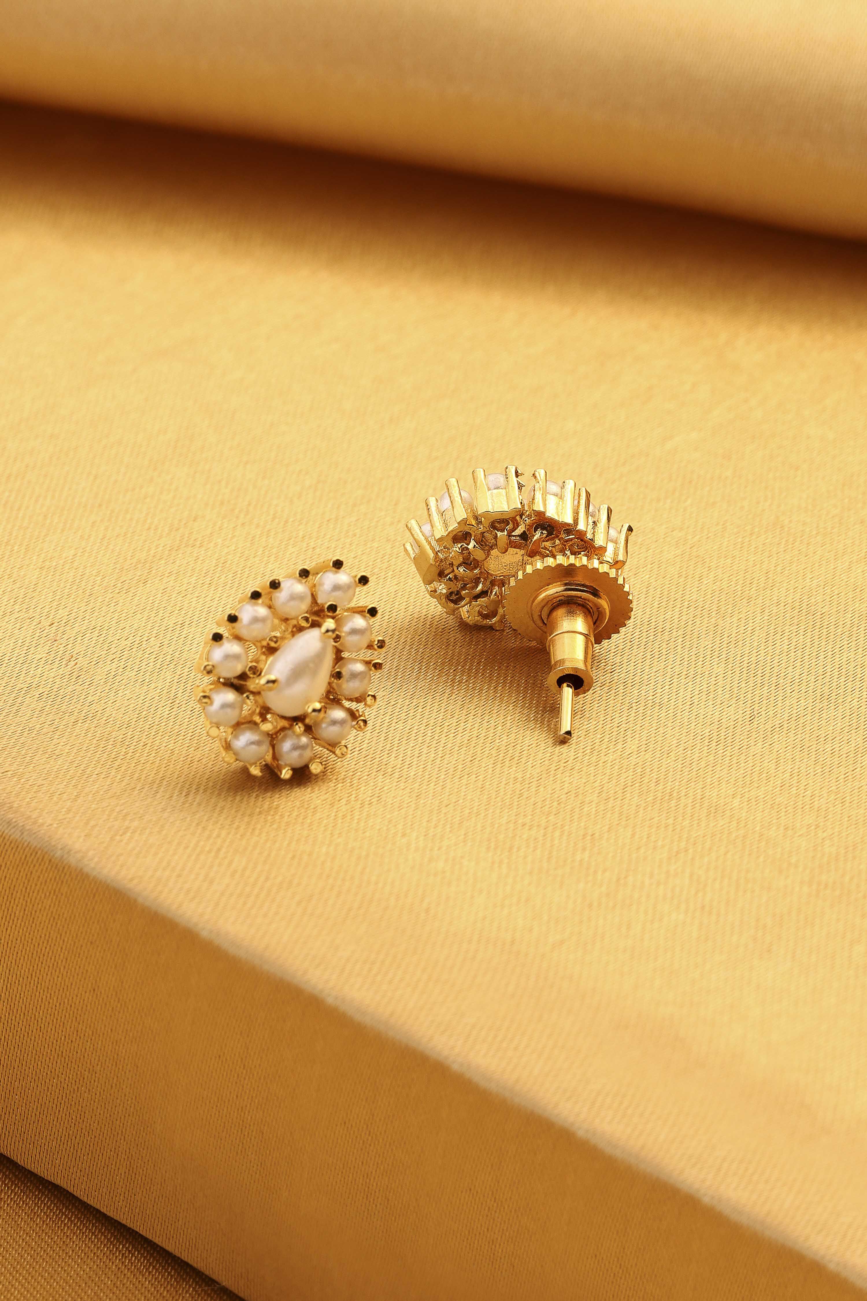 Pearl Brass Gold-Plated Cluster Stud Earrings image number 2