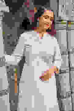 White Cotton Solid Straight Kurta image number 1