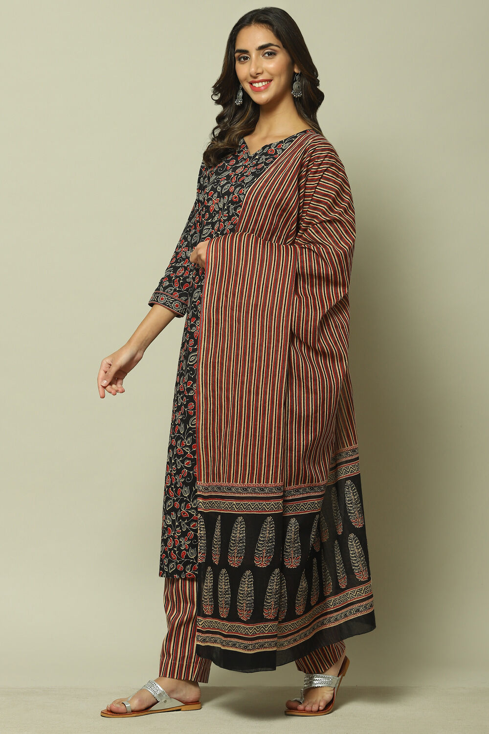 Black Cotton Screen Print Unstitched Suit Set image number 5