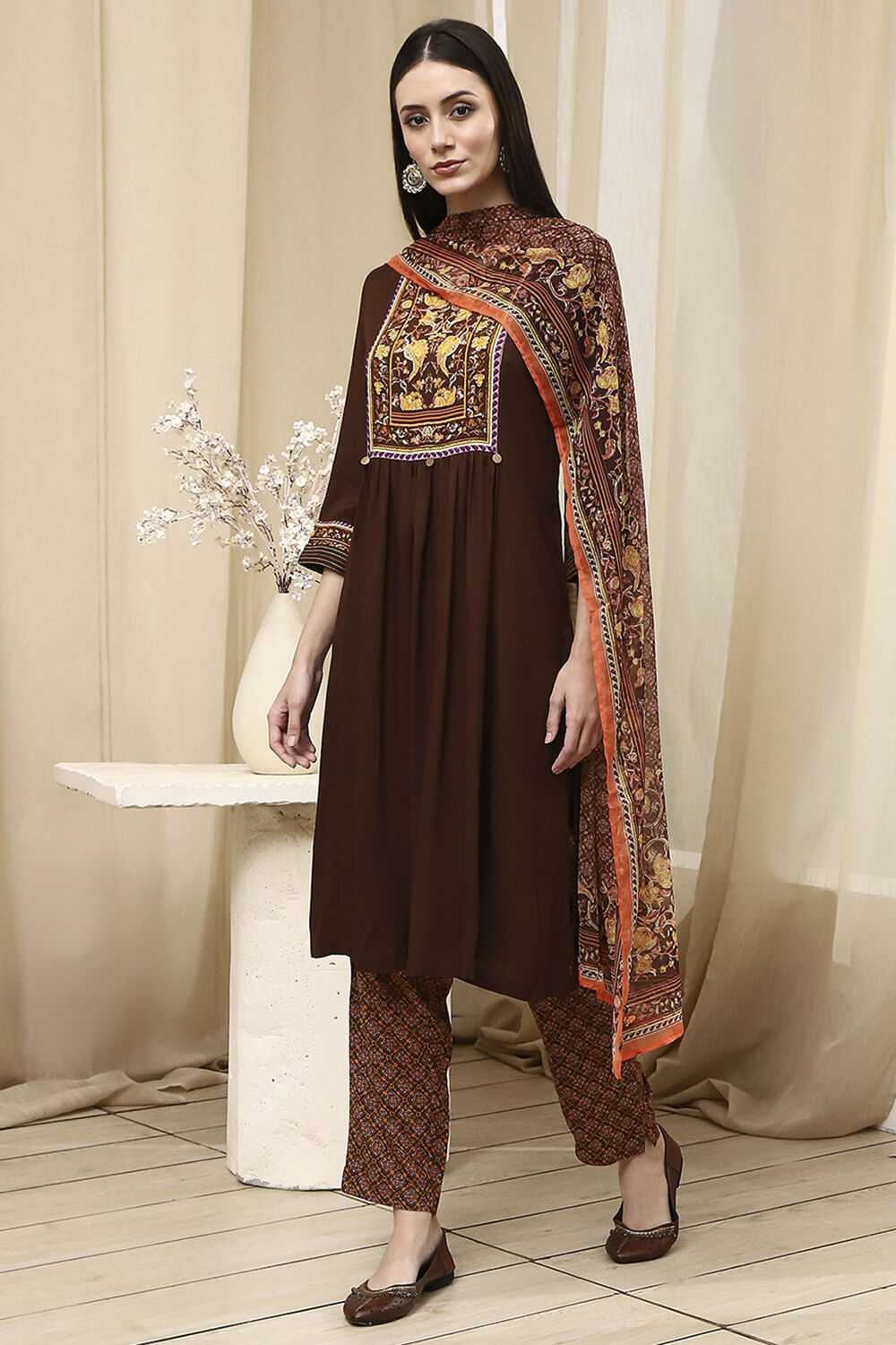 Brown Solid Gathered Straight Suit Set image number 3