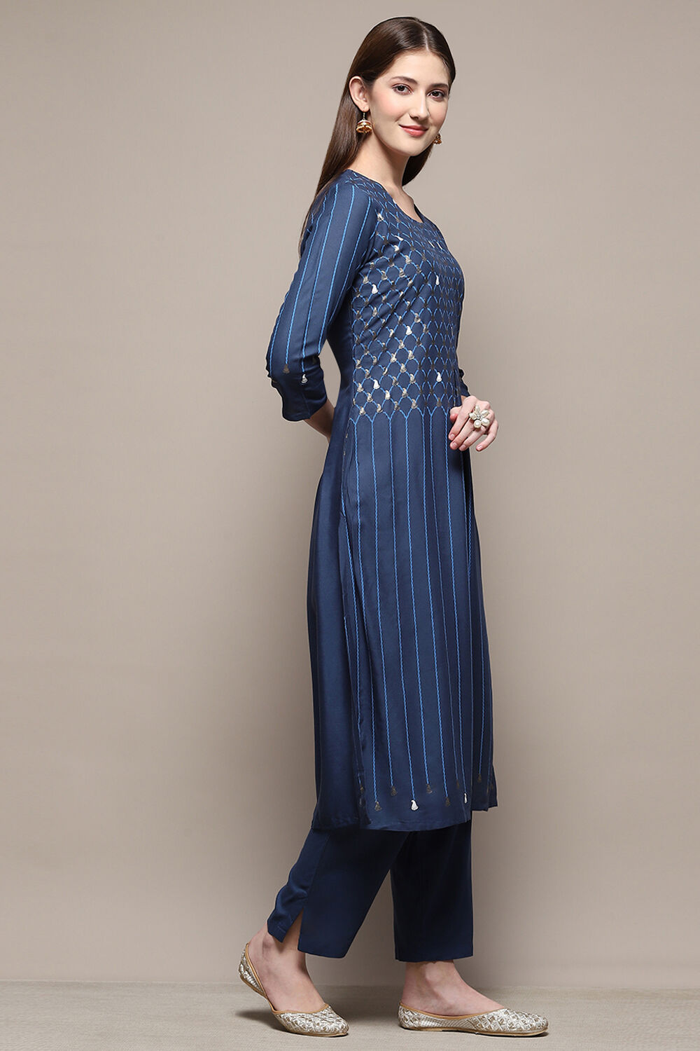 Indigo Rayon Straight Kurta Pant Suit Set image number 5