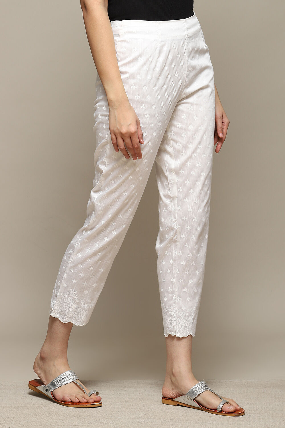 Gold Viscose Printed Narrow Pant image number 4