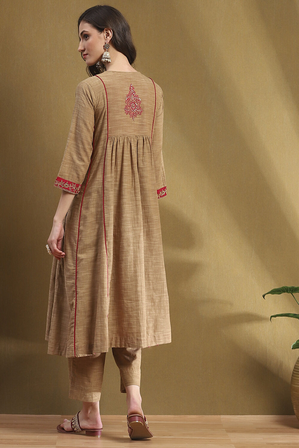 Khaki Cotton Embroidered Gathered Kurta Set image number 4