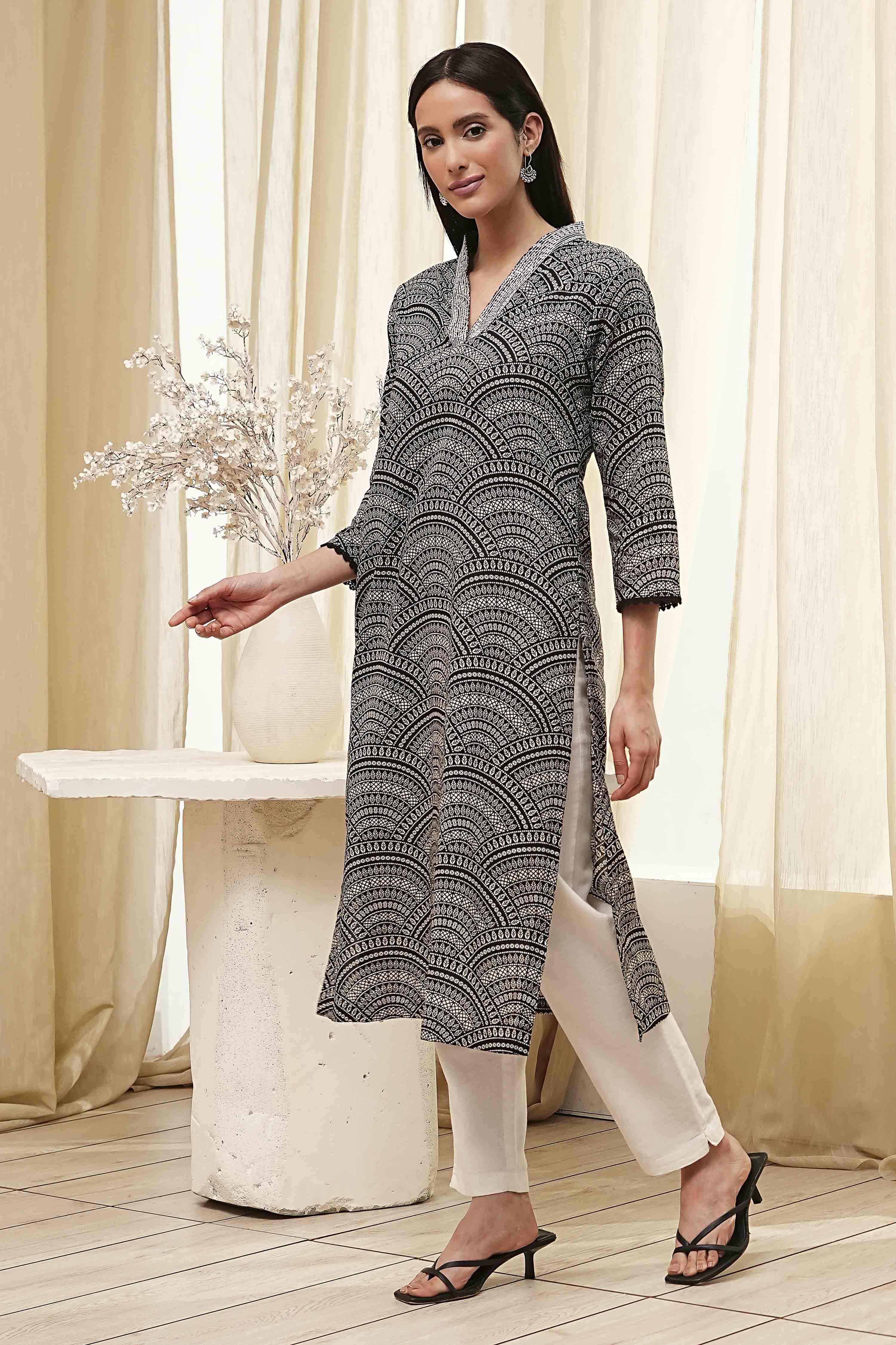 Black Cotton Printed Straight Kurta image number 2
