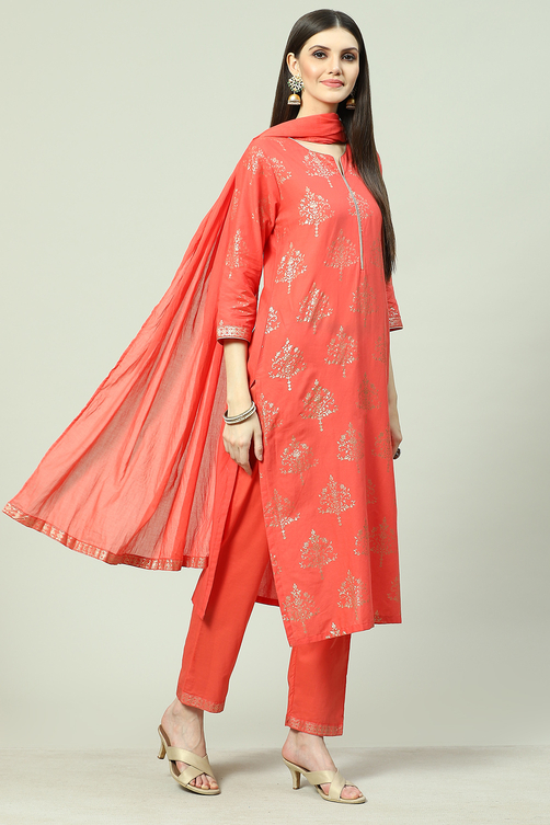Magenta Floral Foil Printed Straight Suit Set image number 6
