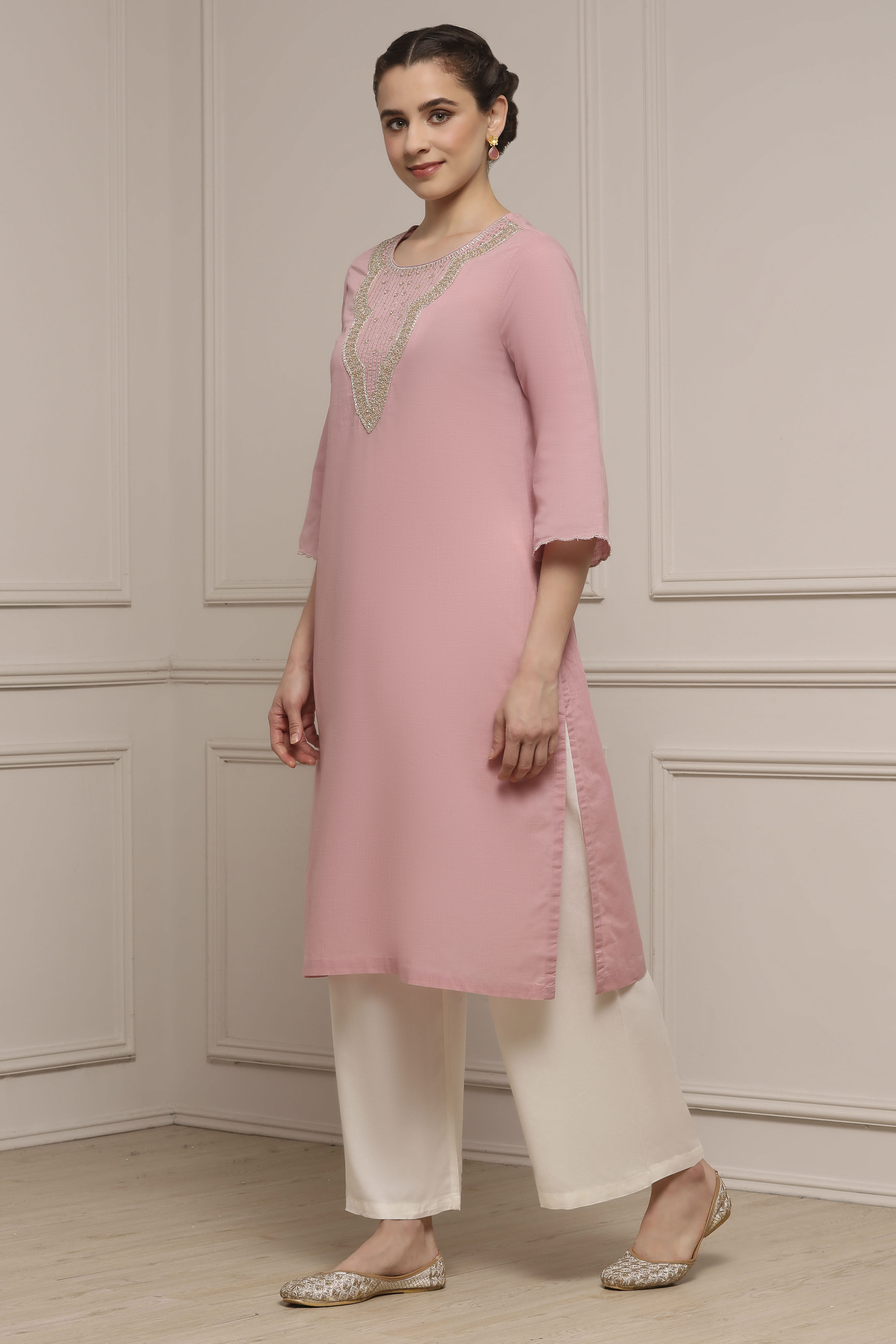 Onion Pink Cotton Solid Straight Kurta image number 2