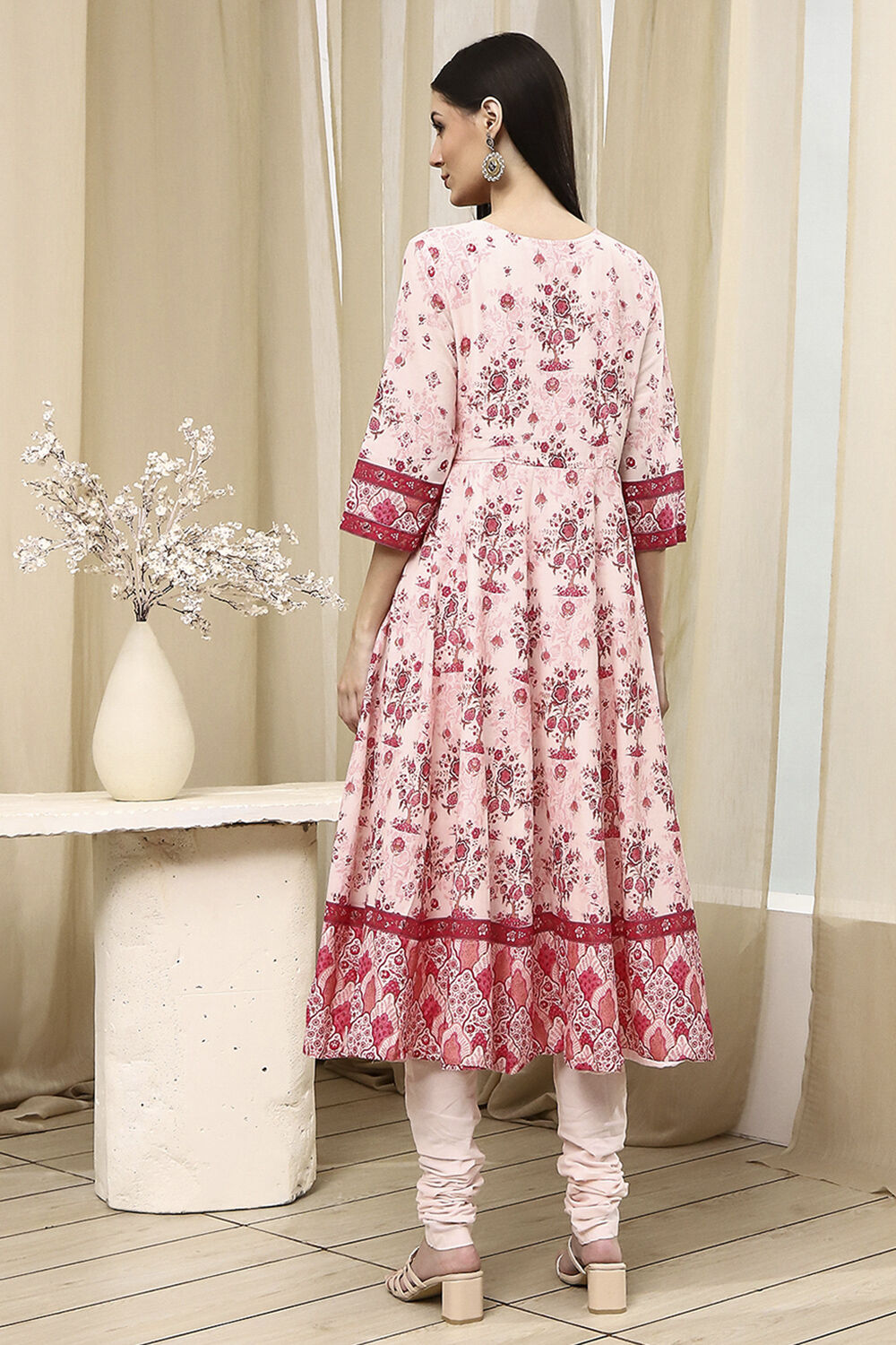 Light Pink Cotton Printed Anarkali Suit Set image number 4
